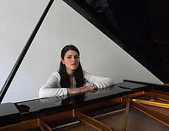Schola musicae Diplommusiklehrerin/ Frau Christina Dominte