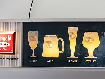 Leuchtwerbung für Rheingold-Bier, um 1955, aus der Ausstellung „Bier ist der Wein dieses Landes – Jüdische Braugeschichten“.