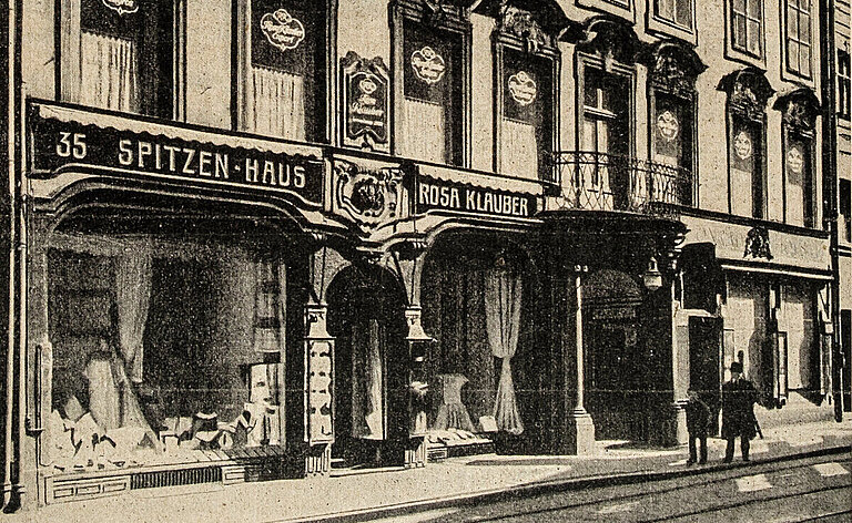 Die Fassade des Geschäfts von Rosa Klauber ist zu sehen.  
