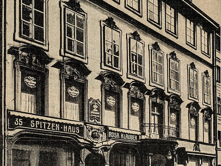Die Fassade des Geschäfts von Rosa Klauber ist zu sehen.