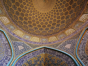 Innenwand und Kuppel der Sheikh-Lotf-Allah Moschee in Isfahan, Iran