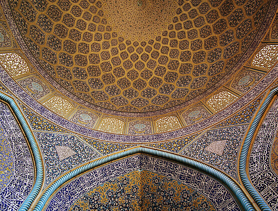 Innenwand und Kuppel der Sheikh-Lotf-Allah Moschee in Isfahan, Iran
