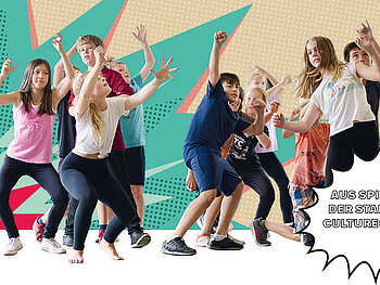 Eine Gruppe von Kindern tanzt. Der Hintergrund ist grafisch farbenfroh und dynamisch gestaltet und in einer eingefügten Sprechblase steht:„Spielen in der Stadt wird CultureClouds!“