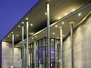 Fassade der Pinakothek der Moderne